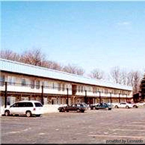 Super 8 By Wyndham Hazleton Motel Exterior foto